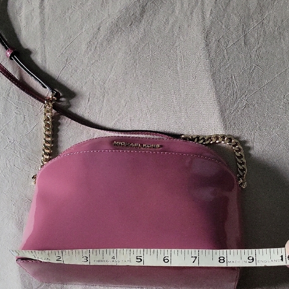 Michael Kors Pink Patent Crossbody Bag with Gold Chain - Picture 7 of 9